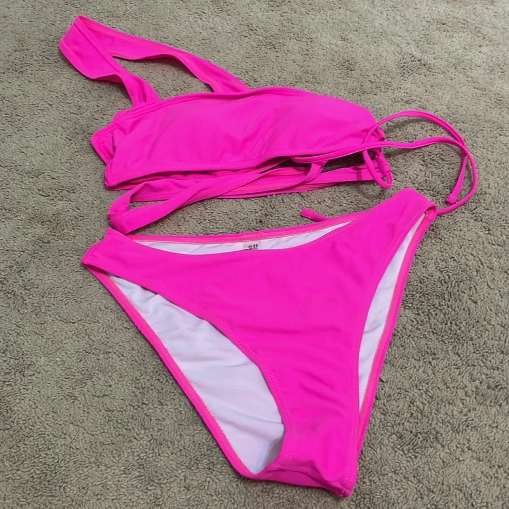 Bathing suits - Picture 5 of 15